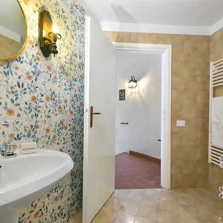 Albert's Castle Apt- Happy Apartamento *