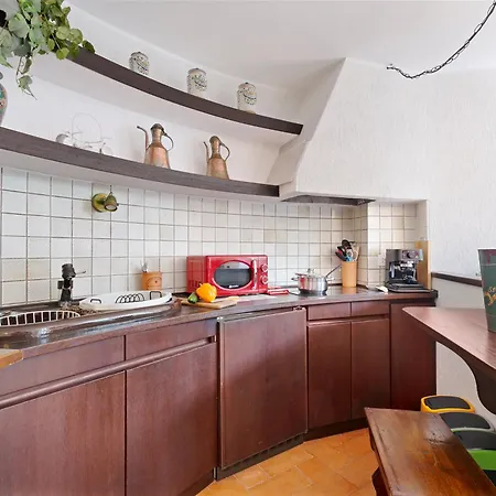 Albert's Castle Apt- Happy Apartamento