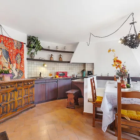 Albert's Castle Apt- Happy Διαμέρισμα Μπαβένο