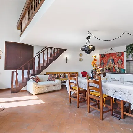 Albert's Castle Apt- Happy *