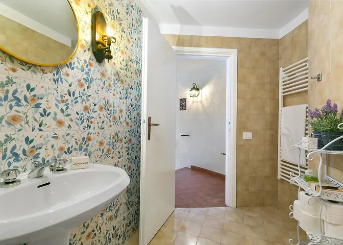 Albert's Castle Apt- Happy Appartement *